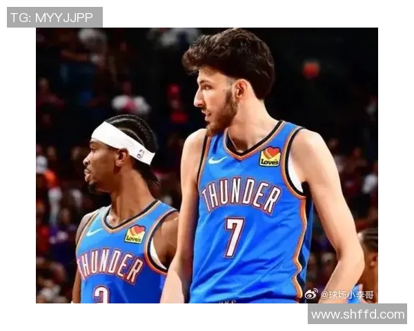 镜头捕捉:独行侠赛场小动作引发热议 镜头捕捉:独行侠赛场小动作引发热议